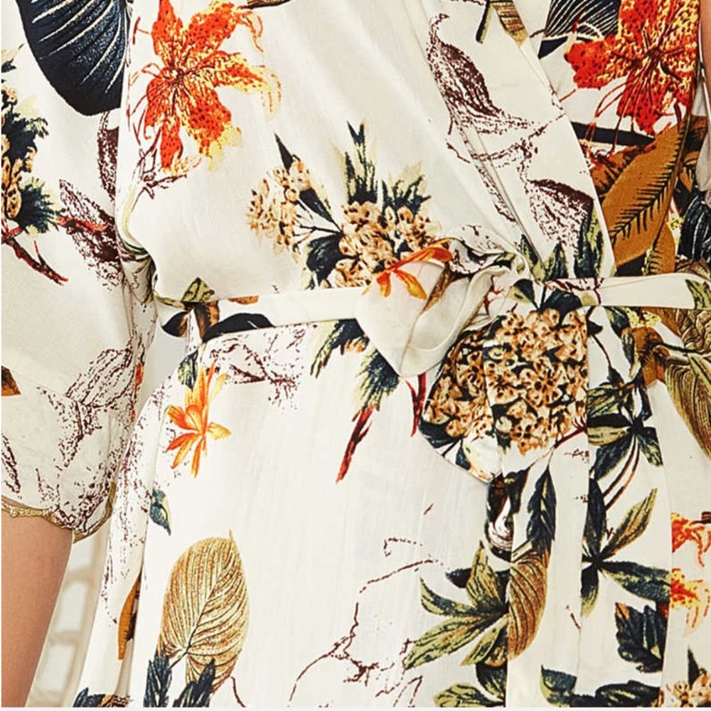 Cream tie-waist kimono - Picture 7 of 7